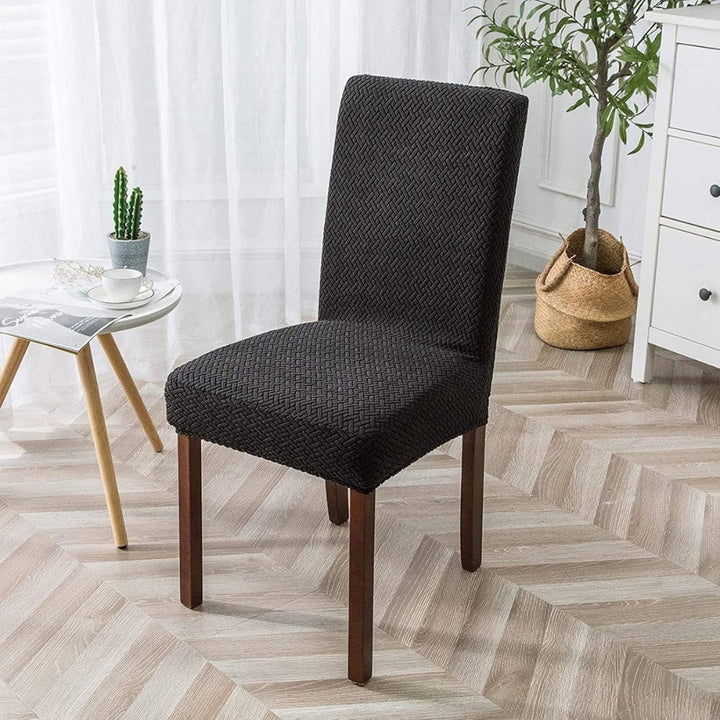 Stretchbarer Stuhlbezug aus Jacquard-Samt