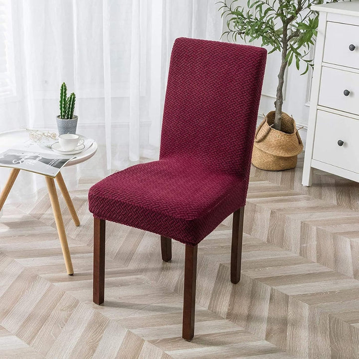 Stretchbarer Stuhlbezug aus Jacquard-Samt