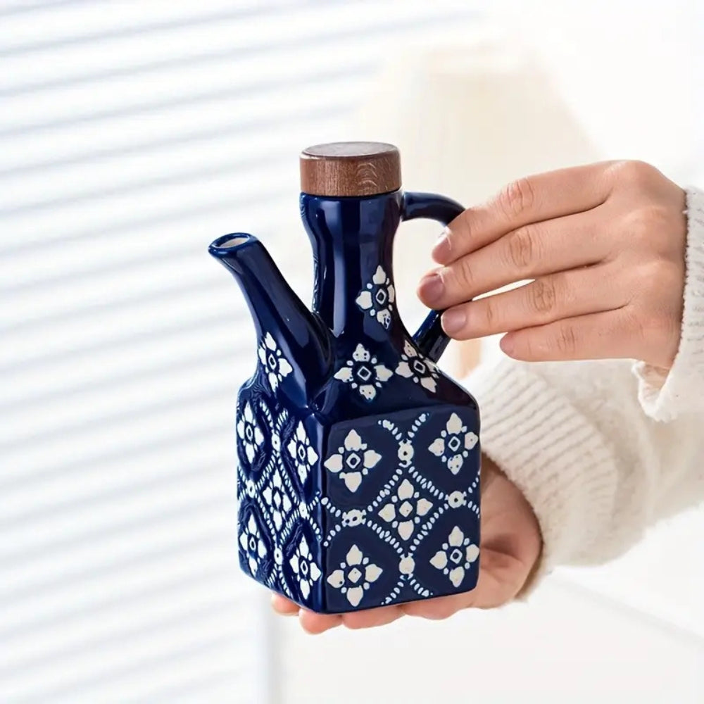 Keramik-Ölflasche in Blau und Weiß