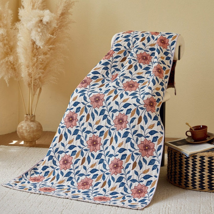 Badetuch aus Baumwolle mit Blatt- und Blumenmuster