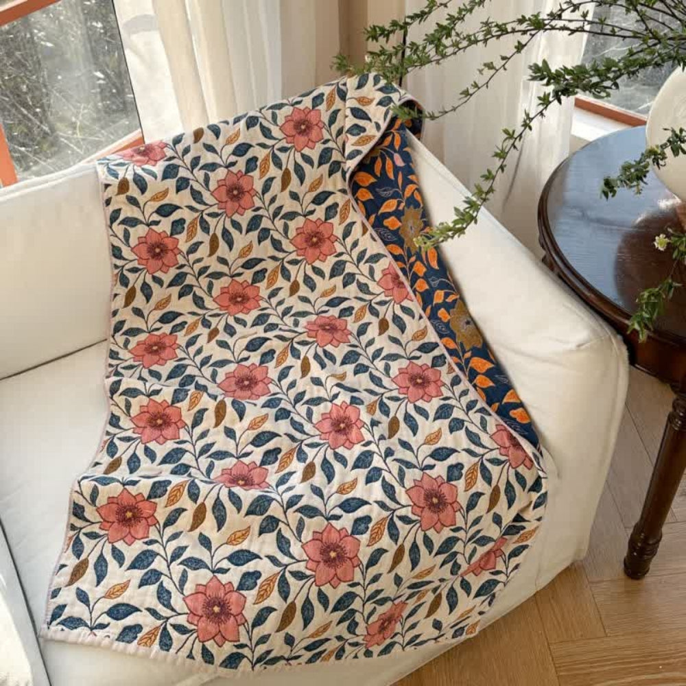 Badetuch aus Baumwolle mit Blatt- und Blumenmuster