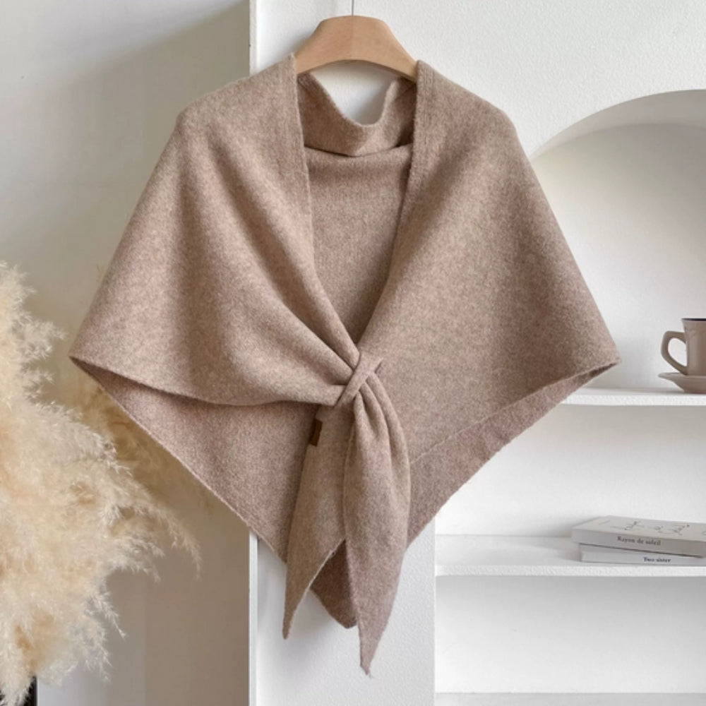 Dreieckiger Strickponcho