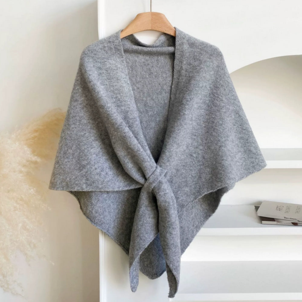 Dreieckiger Strickponcho
