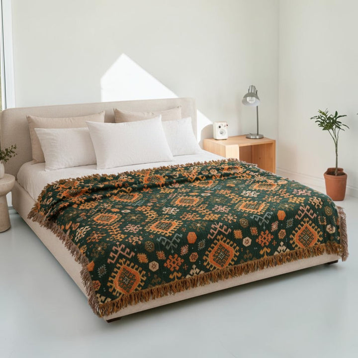 Ethno-Baumwolldecke mit geometrischem Muster und Fransen