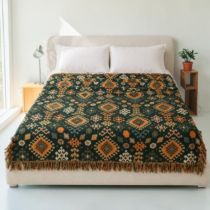Ethno-Baumwolldecke mit geometrischem Muster und Fransen