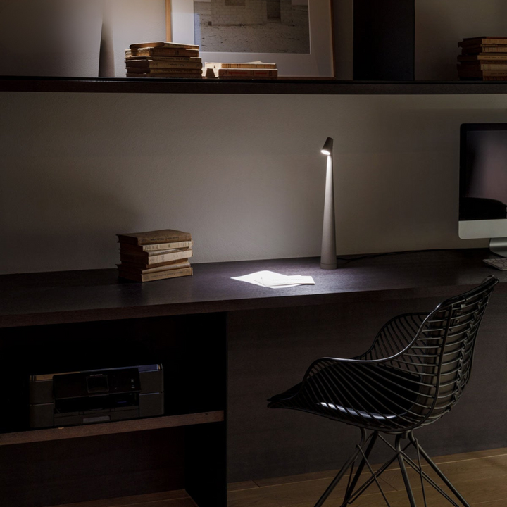 Minuvia™ | Minimalistische LED-Design Tischlampe