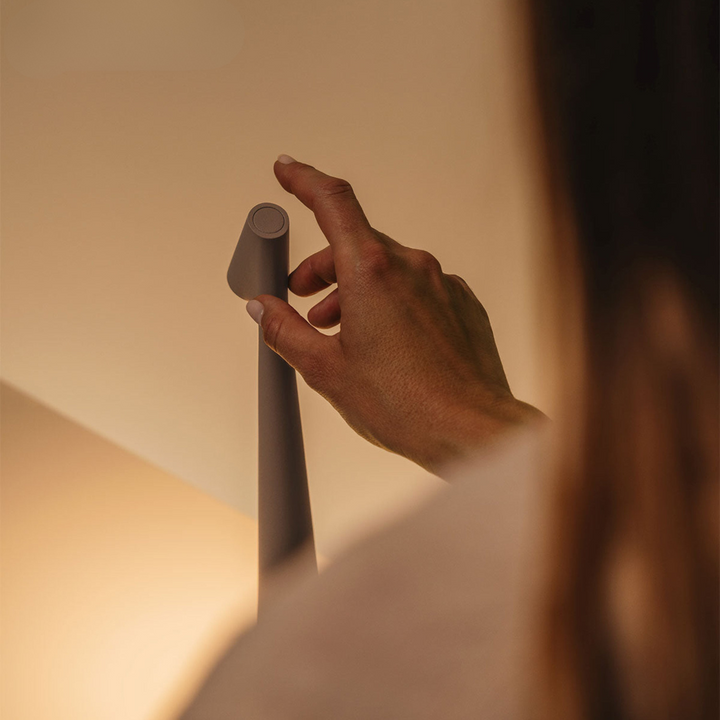 Minuvia™ | Minimalistische LED-Design Tischlampe