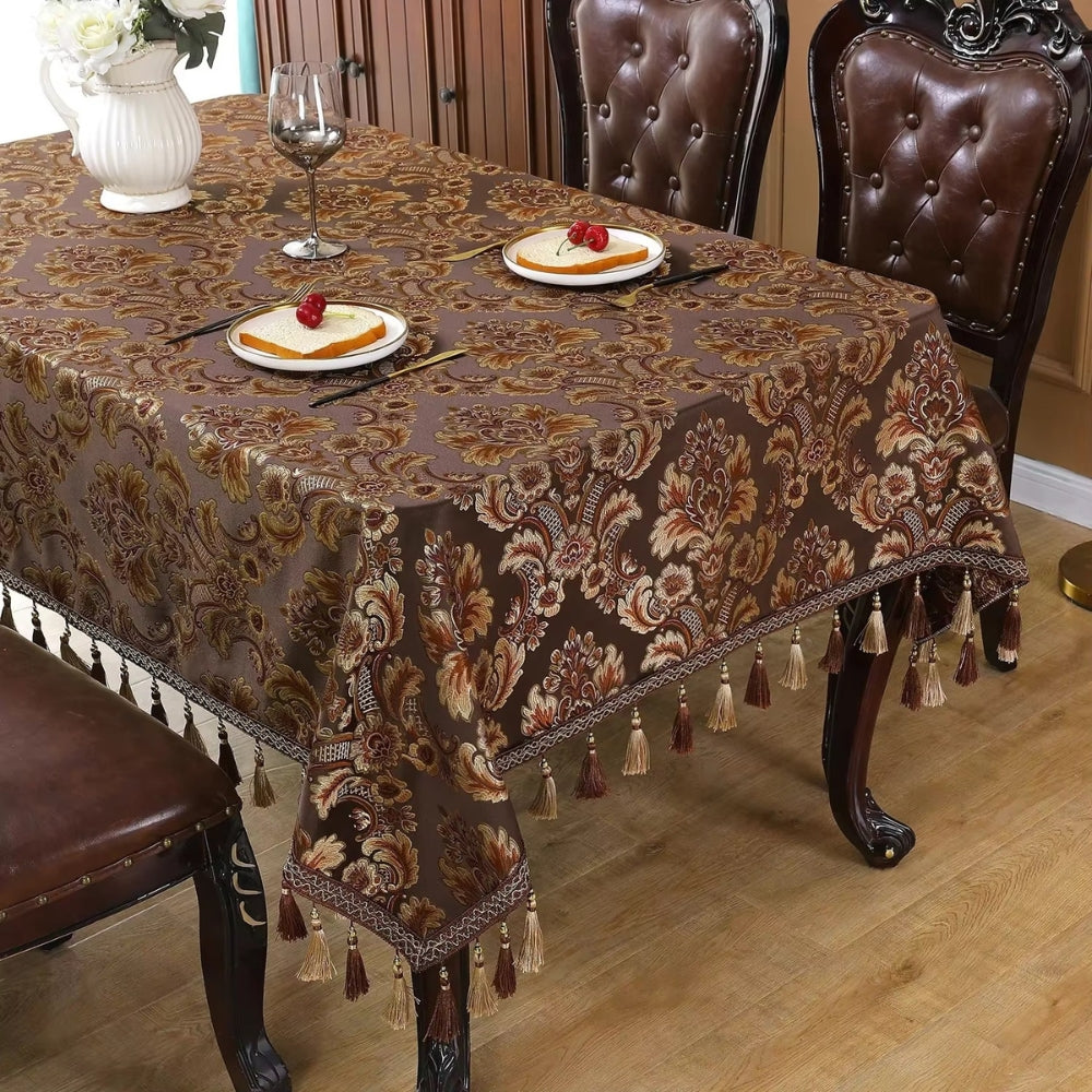 Jacquard-Tischdecke mit Quasten