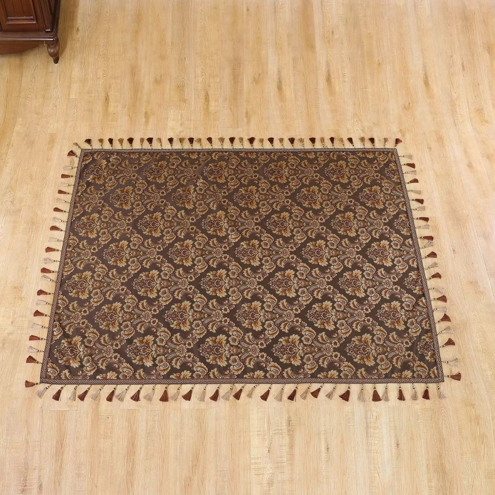 Jacquard-Tischdecke mit Quasten