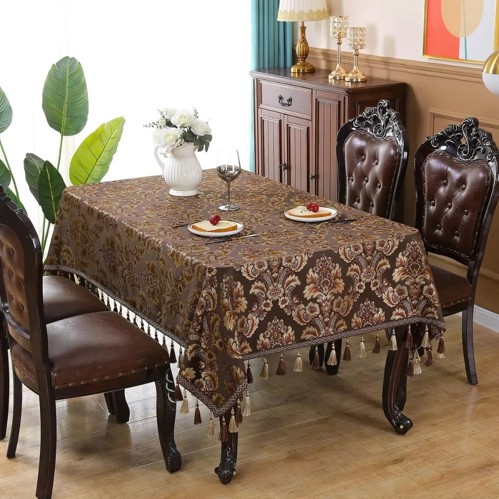 Jacquard-Tischdecke mit Quasten