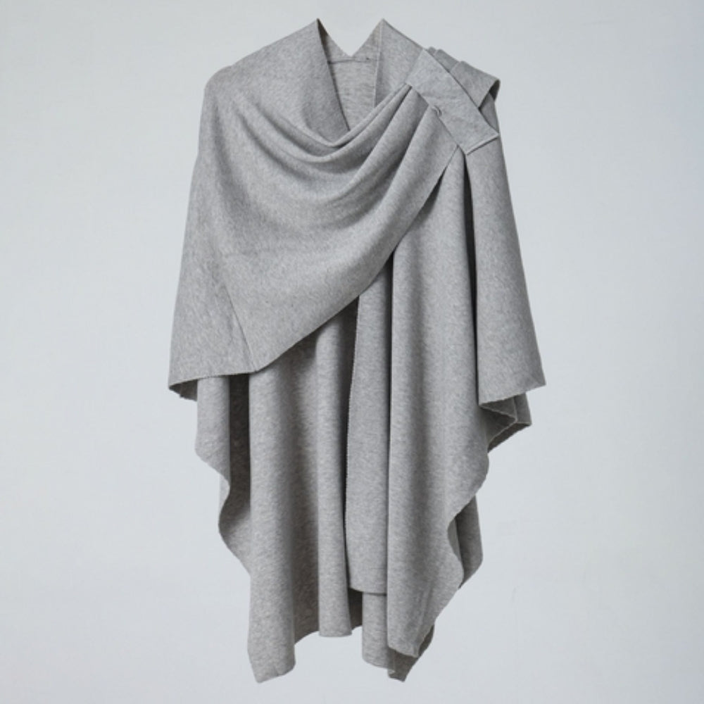 Leichter Poncho mit fließendem Fall