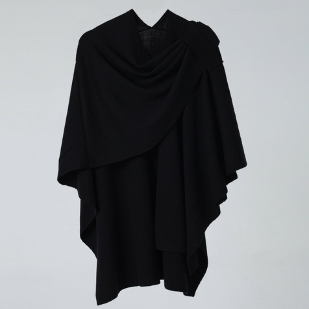 Leichter Poncho mit fließendem Fall