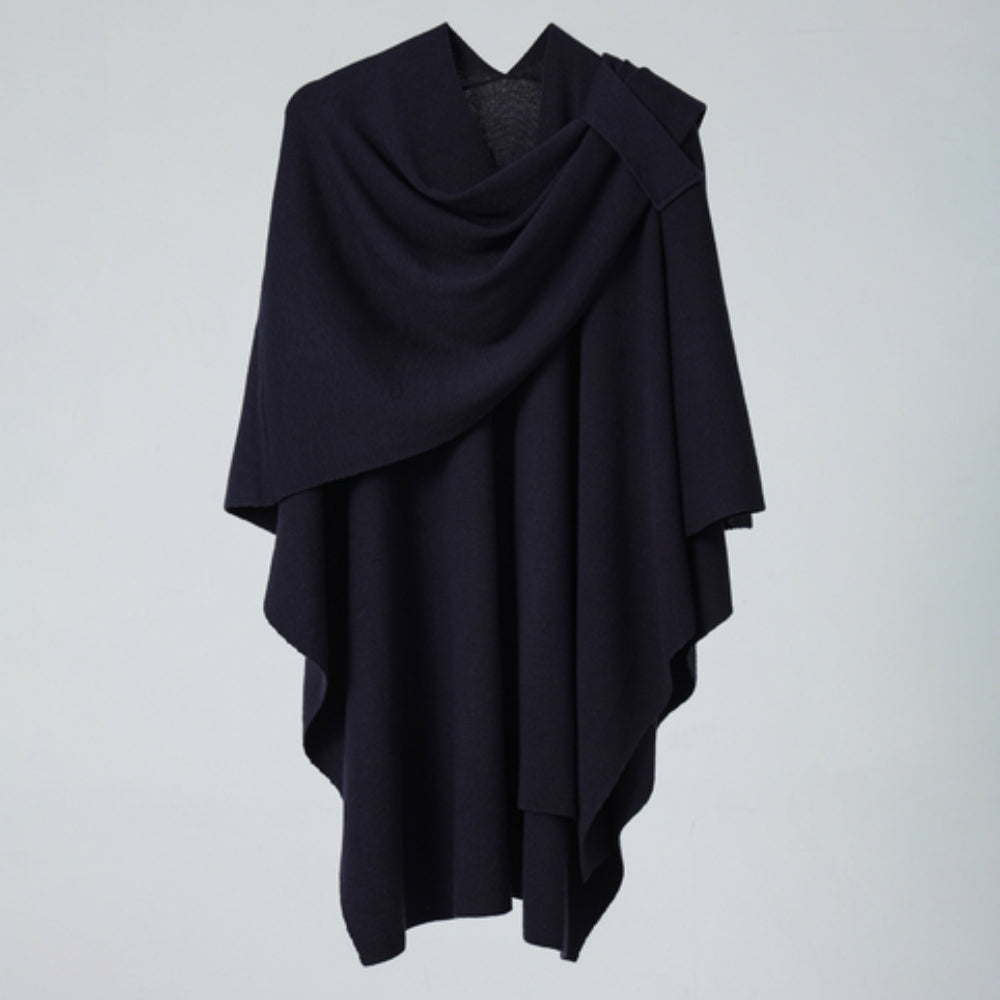 Leichter Poncho mit fließendem Fall