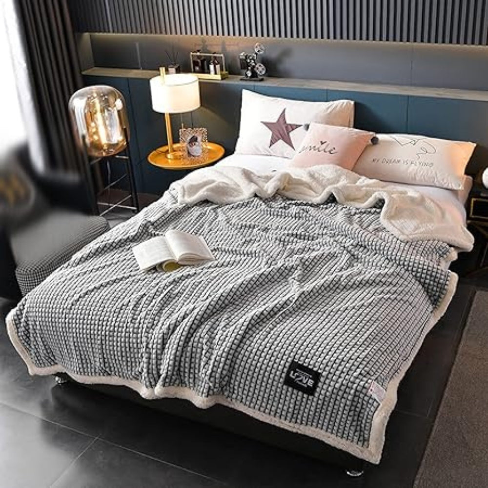 Sherpa-Decke mit Waffelstruktur