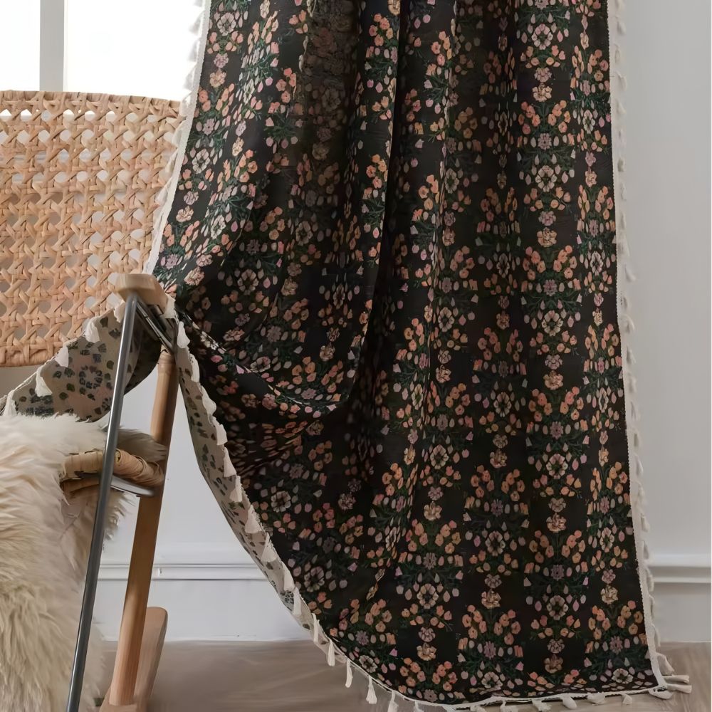 Halbverdunkelnder Vorhang mit floralem Jacquard und Fransen