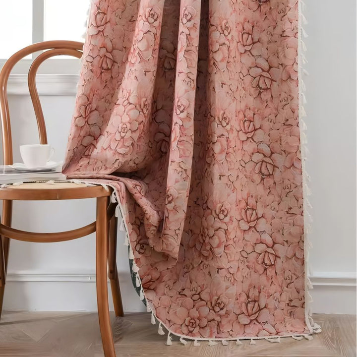 Halbverdunkelnder Vorhang mit floralem Jacquard und Fransen