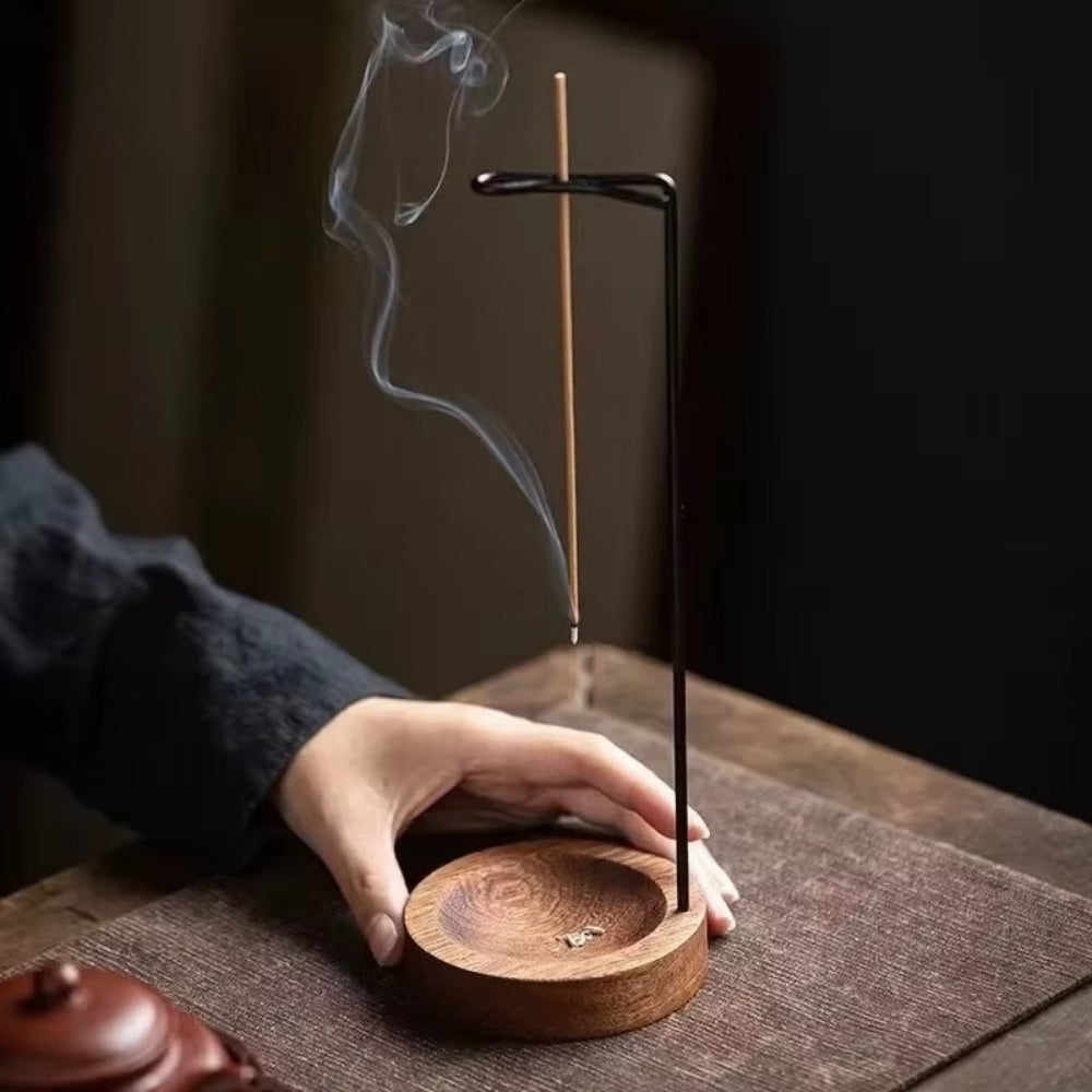 Räucherstäbchenhalter aus Holz mit Metallelement