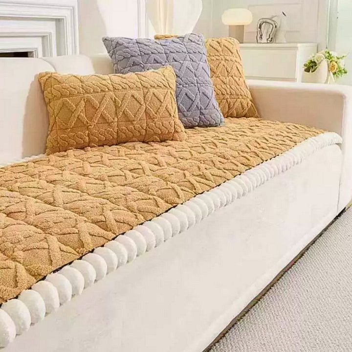 Gesteppter Sofaschoner aus Sherpa-Plüsch