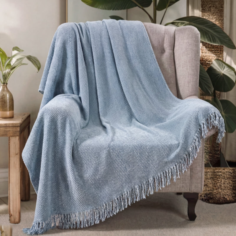 Chenille-Sofaüberwurf mit Fischgrätmuster und Fransen – Blau