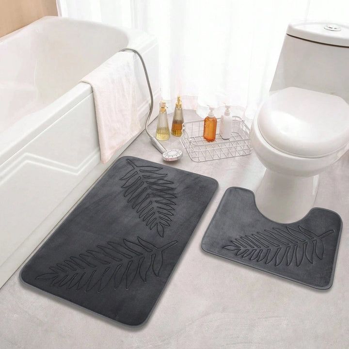 Set aus zwei Badteppichen mit Blattmuster