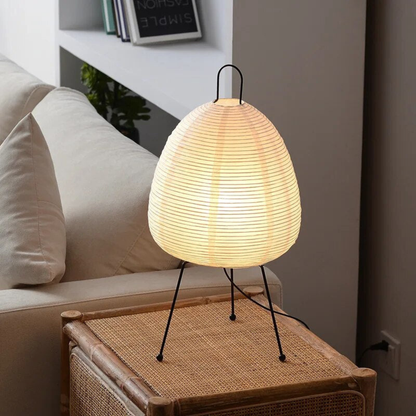 Wabi-Sabi Tischlampe aus Reispapier – Handgefertigte Design Tischleuchte E27 für Wohnzimmer & Schlafzimmer