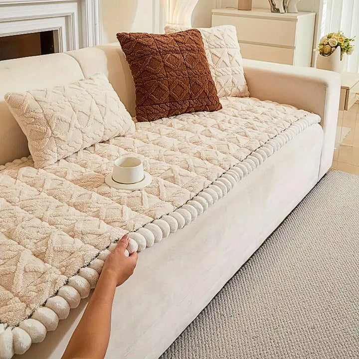 Gesteppter Sofaschoner aus Sherpa-Plüsch